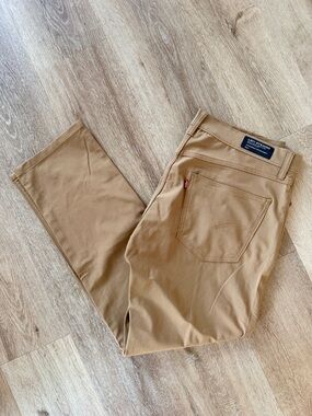 Levi's Men's Caramel/Tan Straight Fit Chinos